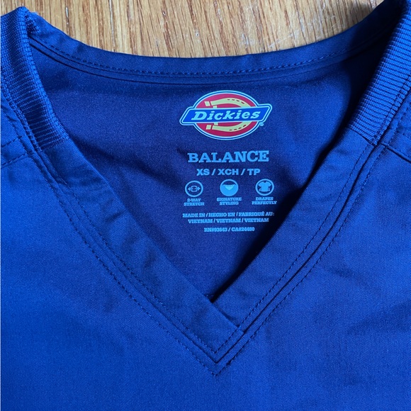 Dickies Scrub Top - Picture 4 of 4
